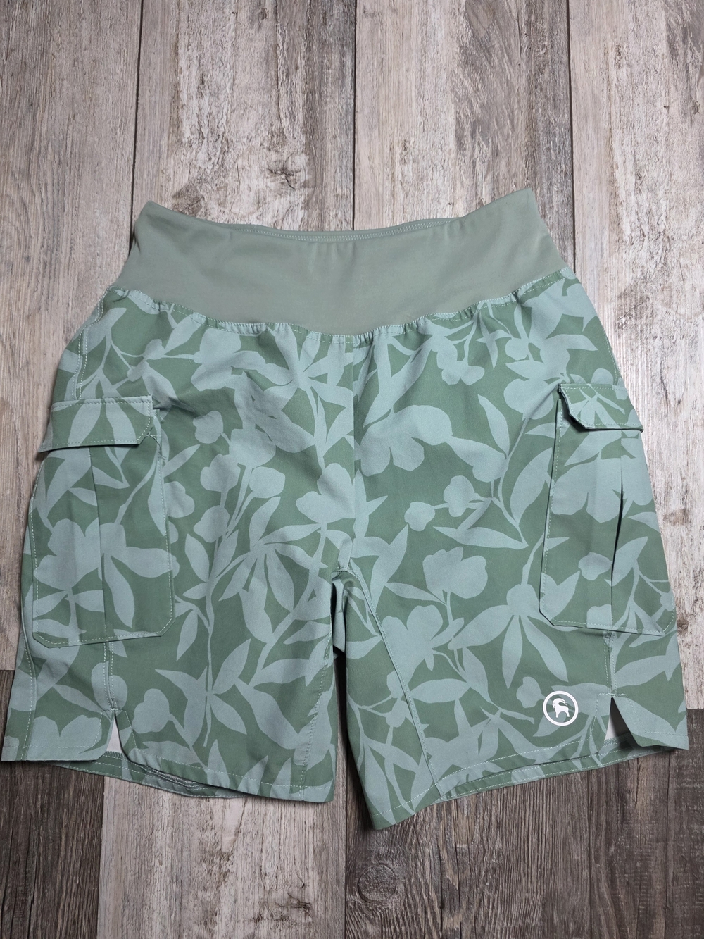 Backcountry Women's NBD 7in Leaf AOP Mountain Biking Shorts Sz XS *READ